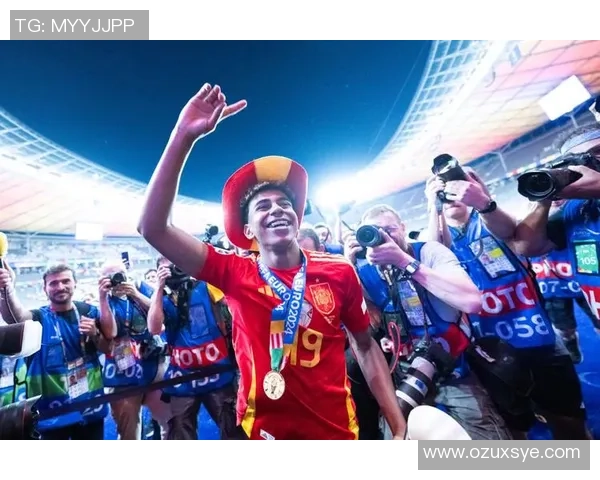 足球球星与超模的璀璨邂逅:豪门与时尚界的完美碰撞 足球球星与超模的璀璨邂逅:豪门与时尚界的完美碰撞