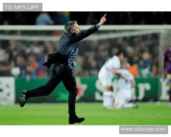 泼墨球星卡演绎绿茵风云足球收藏艺术与竞技激情交融 泼墨球星卡演绎绿茵风云足球收藏艺术与竞技激情交融