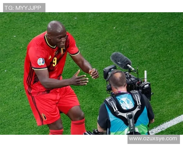 爸爸是足球运动员的球星 我的足球梦想与父亲的荣耀同行 爸爸是足球运动员的球星 我的足球梦想与父亲的荣耀同行